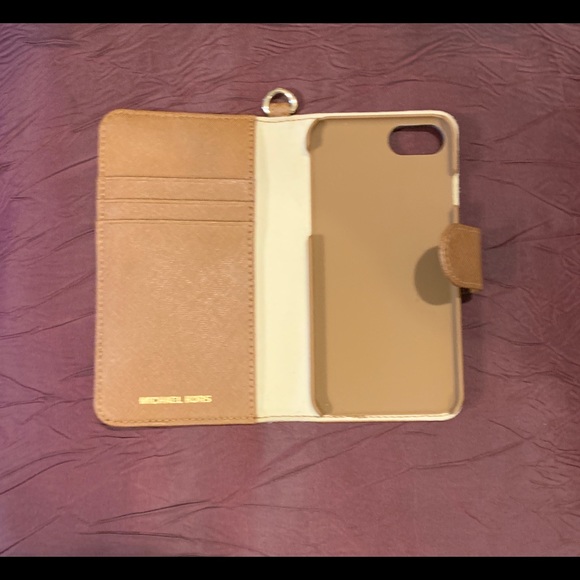 Michael Kors iPhone 7 case - Picture 3 of 6